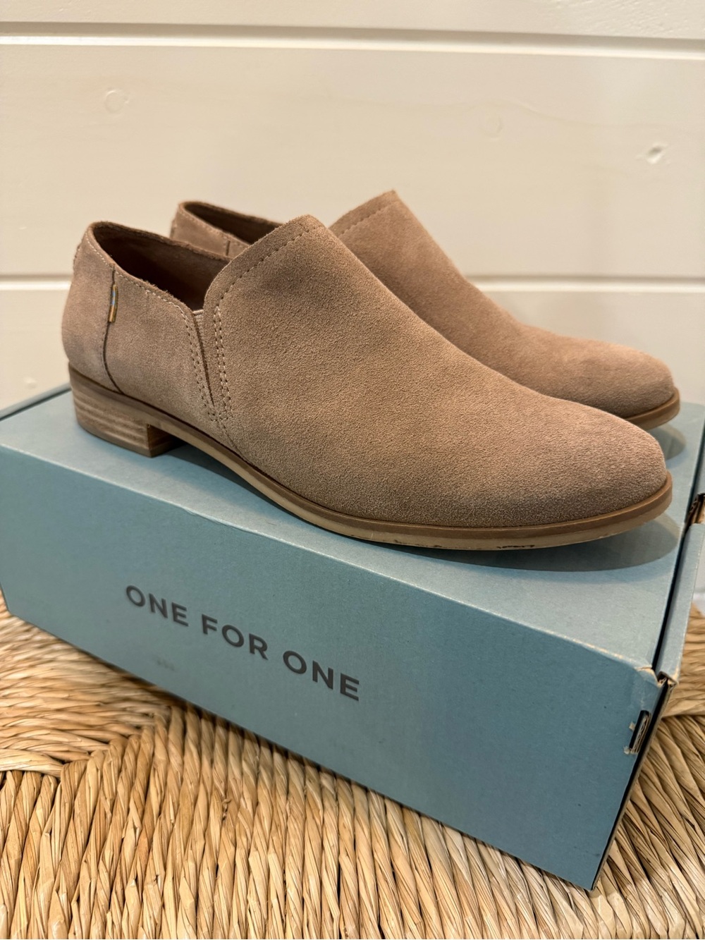 Toms Shaye Low Suede Slip-On Loafers in Taupe Gray Women’s 9